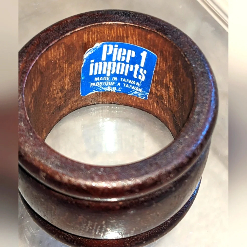 Pier 1 Imports Set‎ of 6 Wooden Napkin Rings, Dark brown